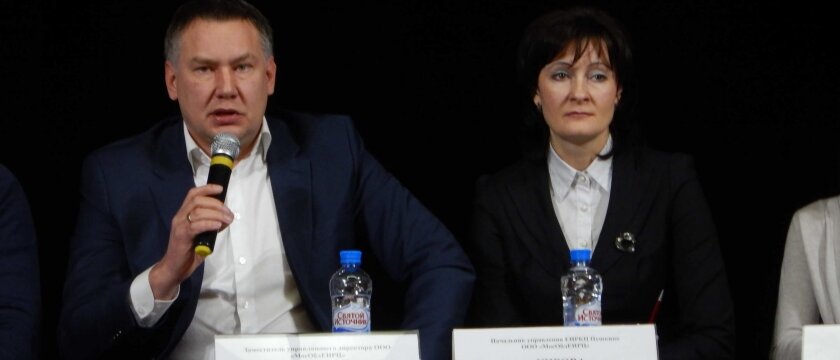 Слева направо: представители МосОблЕИРЦ Глеб Латыпов и Юлия Кирова