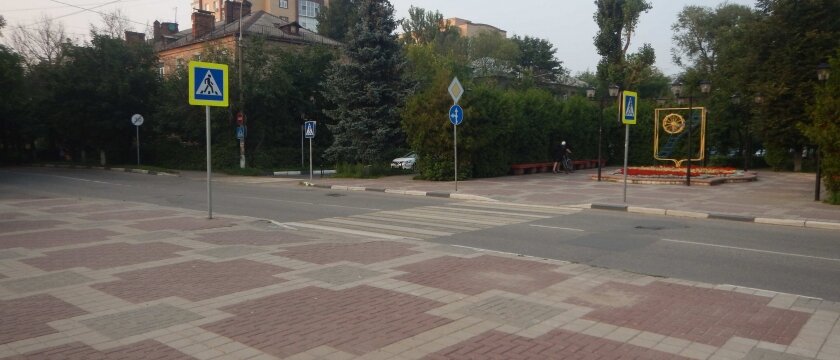 Пешеходный переход возле памятника Иванченкову, Ивантеевка, Московская область