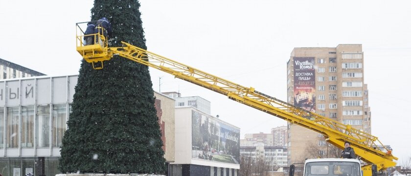 Украшение новогодней елки, Ивантеевка, Московская область 