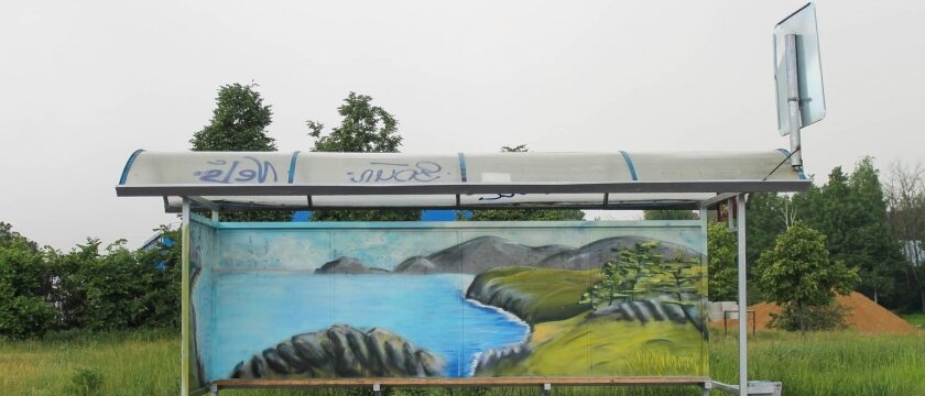 Автобусная остановка с граффити, конкурс уличного рисунка в Подмосковье