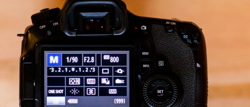 Различные настройки фотоаппарата, в правом верхнем углу – ISO, 10 секретов фотографа, студия ФотоКузня
